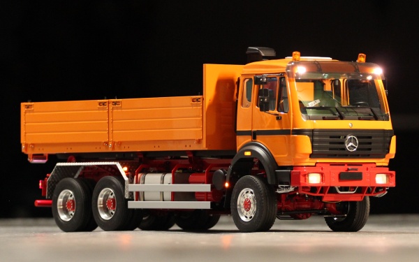 Mercedes Benz SK 3-axle roll-on/roll-off tipper Palfinger planetary-axles