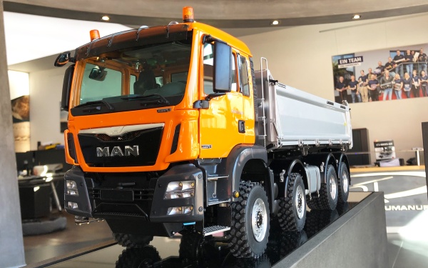 MAN TGS 4-axle three-way tipper Euro 6 without all-wheel drive