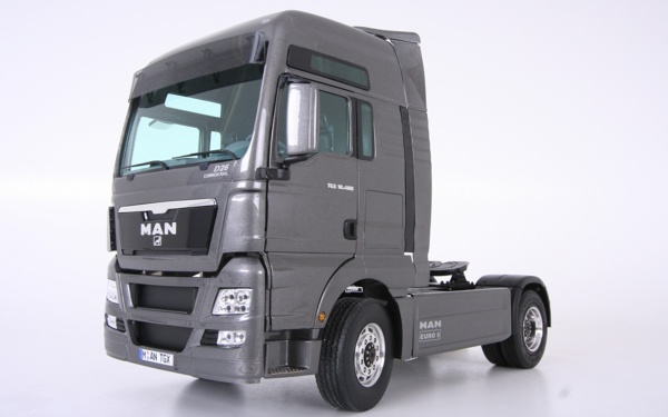 MAN TGX-XL or XXL 2-axle tractor unit Euro 5 without all-wheel drive