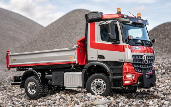 Mercedes Arocs 2-axle three-way tipper without all-wheel drive