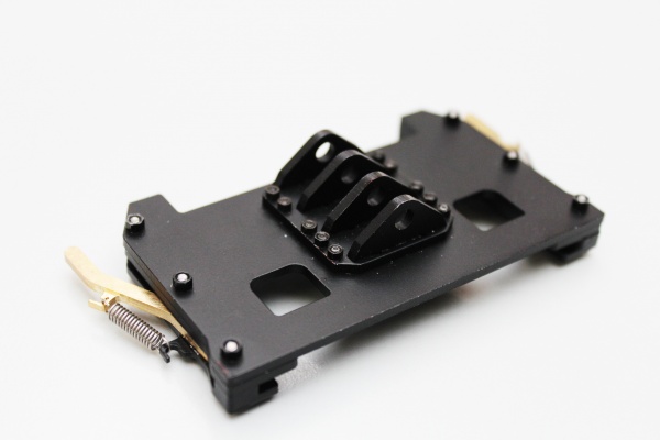 Register coupling for front mounting plate
