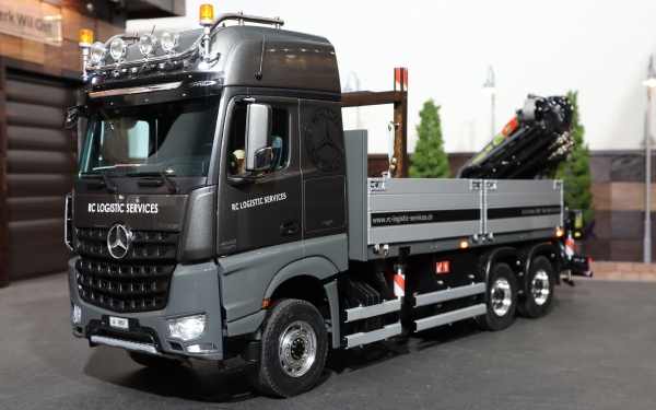 Mercedes Actros II 3-axle construction material train with Palfinger rear loading crane PK 23002-SH