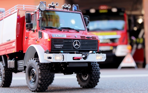 Mercedes Unimog RW1 rescue wagon functional model