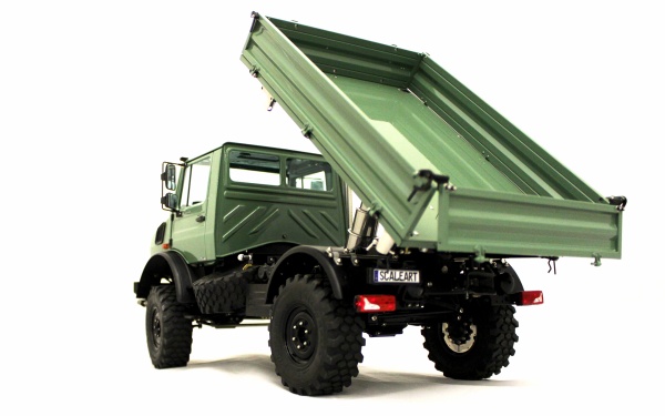 Mercedes Unimog with three way tipper functional model